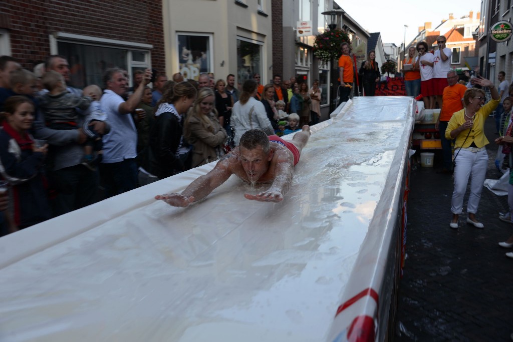 ../Images/Donderdag kermis 324.jpg